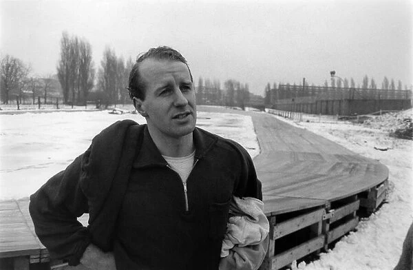 On the track (Left) David Jones. (Right) George Cmela. January 1962 P011554