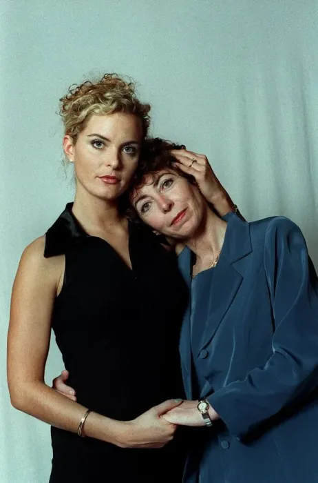Framed Print : Tracy Shaw Actress September 98 Coronation Street actress with her mother