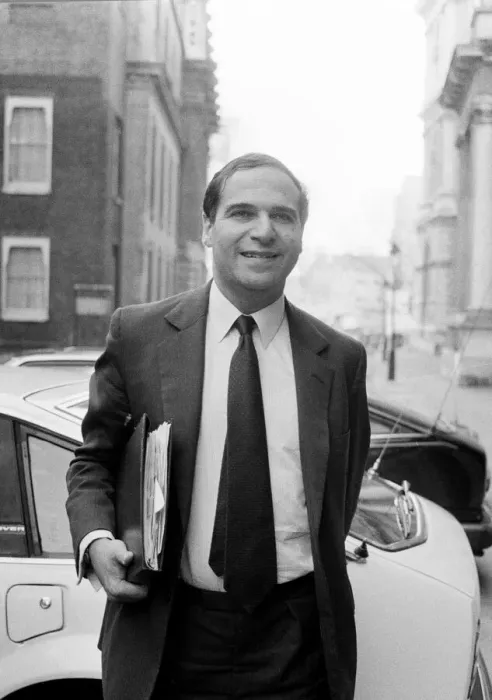 Framed Print : Trade and Industry Secretary Leon Brittan leaving Downing Street after a Cabinet meeting Framed Print : Trade and Industry Secretary Leon Brittan leaving Downing Street after a Cabinet meeting