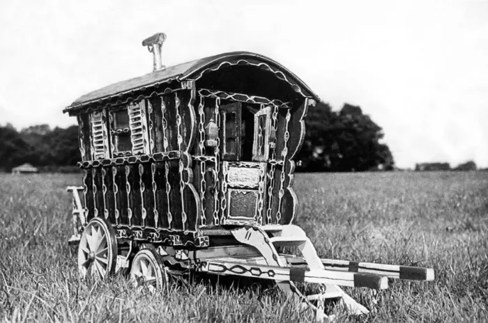 Framed Print : A traditiional gipsy caravan Framed Print : A traditiional gipsy caravan