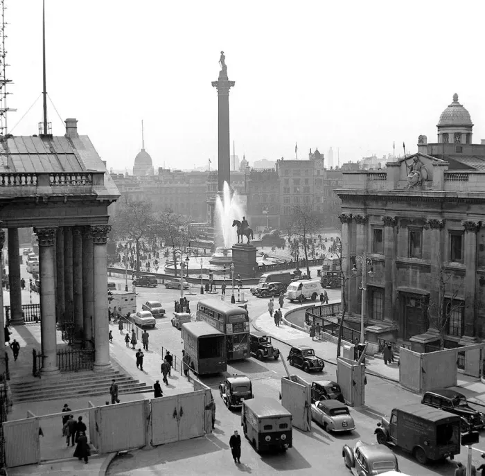 Framed Print : Trafalgar Square London, July 1953 Busy summer scenes in the capital Framed Print : Trafalgar Square London, July 1953 Busy summer scenes in the capital
