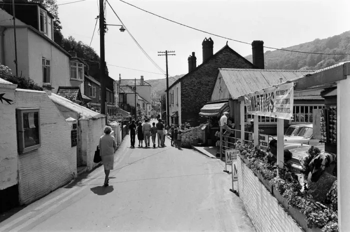 Framed Print : Traffic ban, Polperro, Cornwall. 13th July 1967