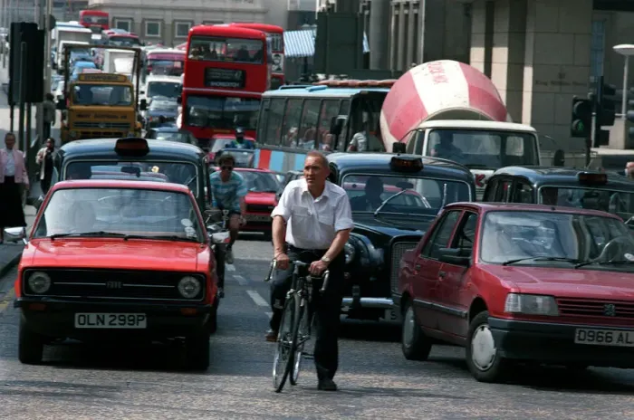 Framed Print : Traffic chaos hits London after a all out strike by rail staff Framed Print : Traffic chaos hits London after a all out strike by rail staff