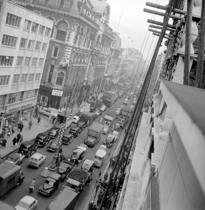 Framed Print : Traffic in Oxford Street London at the begining of December 1959 Christmas Shopping