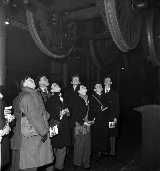 Train Spotters. Bill Flitter and Friends. January 1953 D97-001