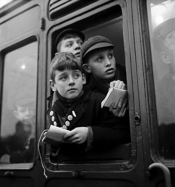 Train Spotters. Bill Flitter and Friends. January 1953 D97