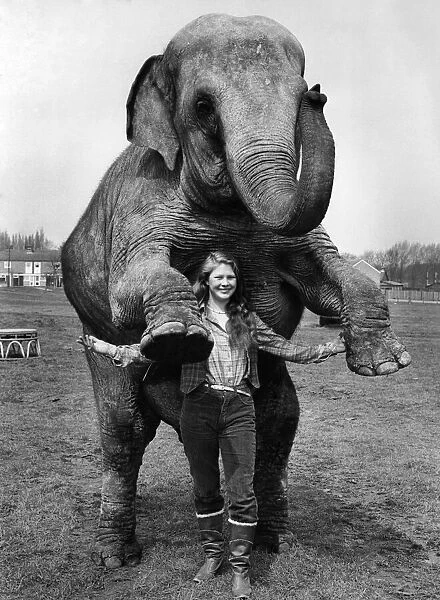 Trainer 16-year-old Nicki King with Dum-Dum the elephant