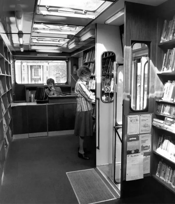 Framed Print : A travelling library in March 1985 gives people in outlying areas a chance to browse Framed Print : A travelling library in March 1985 gives people in outlying areas a chance to browse