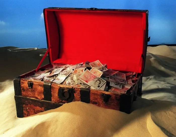 Framed Print : TREASURE CHEST FOR DAILY MIRROR COMPETITION TAKE YOUR PICK