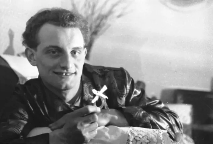 Framed Print : Trevor Tosh Chamberlain seen here with the lucky charm he intends to wear at his wedding Framed Print : Trevor Tosh Chamberlain seen here with the lucky charm he intends to wear at his wedding