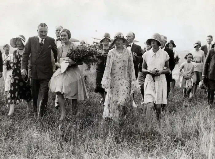 Framed Print : Tributes and celebrateions for the English aviator Amy Johnson pictured on her return to Framed Print : Tributes and celebrateions for the English aviator Amy Johnson pictured on her return to