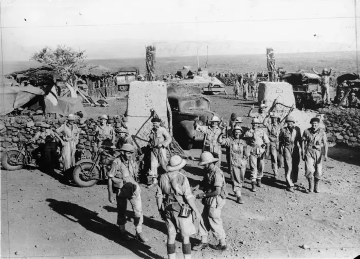 Framed Print : Triumphant South African troops coming through the entrance to Hobok Fort in Abyssinia a