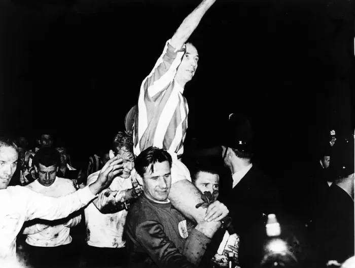 Framed Print : Triumphant Stanley Matthews being carried on the pitch on the shoulders of Lev Yashin Framed Print : Triumphant Stanley Matthews being carried on the pitch on the shoulders of Lev Yashin