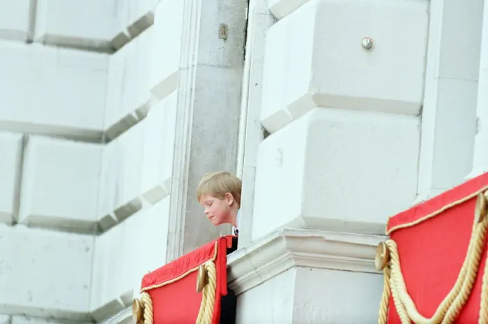 Framed Print : Trooping the Colour, Buckingham Palace, London, Saturday 16th June 1990