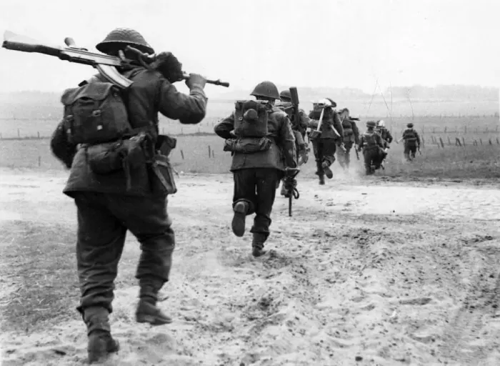 Framed Print : Troops of the 15th Scottish Division cleared the town of Uelzen of April 19th, 1945