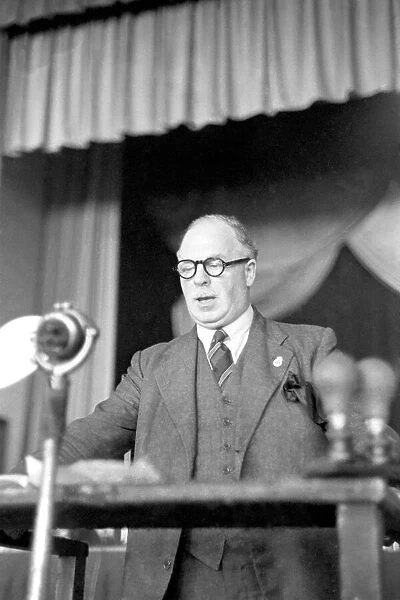 TUC Congress 1952 Jim Figgins General Sec. of the NUR seen here delivering a speech