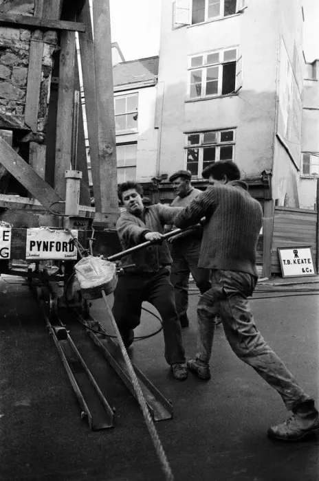 Framed Print : A Tudor house is moved to a new location within Exeter, Devon. 12th December 1961 Framed Print : A Tudor house is moved to a new location within Exeter, Devon. 12th December 1961