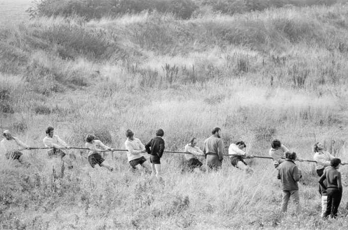 Framed Print : Tug of War Competition across the River Great Ouse aka Old West River in Stretham Framed Print : Tug of War Competition across the River Great Ouse aka Old West River in Stretham