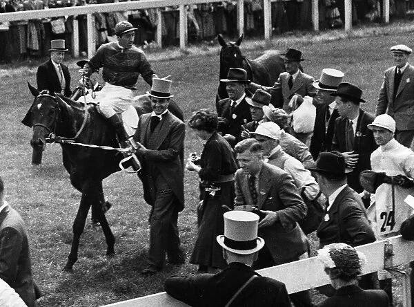 Tulyar with jockey C Smirke after winning the Epsom Derby - 1952 led by Aly Khan