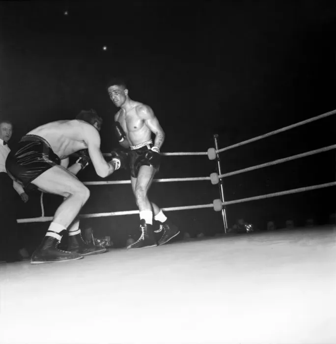 Framed Print : Turpin v Cartier boxing match. March 1953 D1395-005