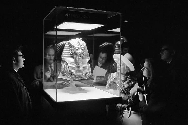 Tutankhamun Exhibition at the British Museum, London, 28th March 1972. Press Day
