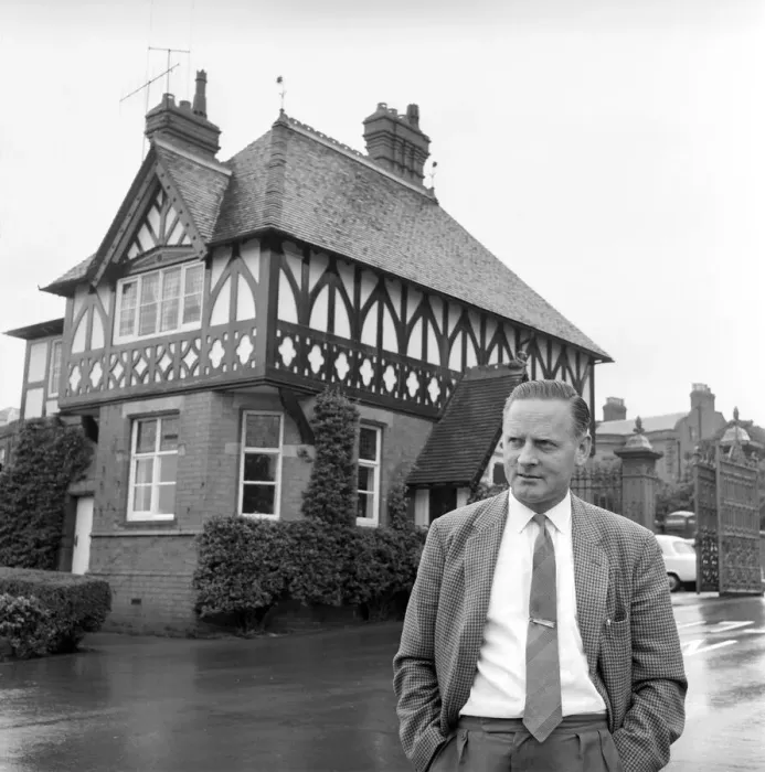 Framed Print : TV Gardener Percy Thrower - seen here at home. 1966 A968 Framed Print : TV Gardener Percy Thrower - seen here at home. 1966 A968
