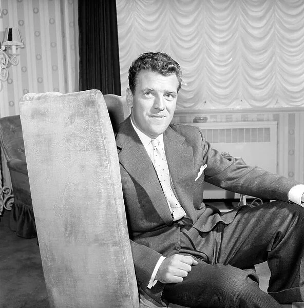 TV presenter Eamon Andrews. 1957 A255-005