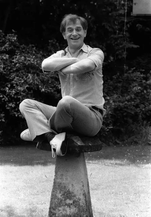 Framed Print : Tv Presenter Johnny Ball 1987 A©mirrorpix Framed Print : Tv Presenter Johnny Ball 1987 A©mirrorpix