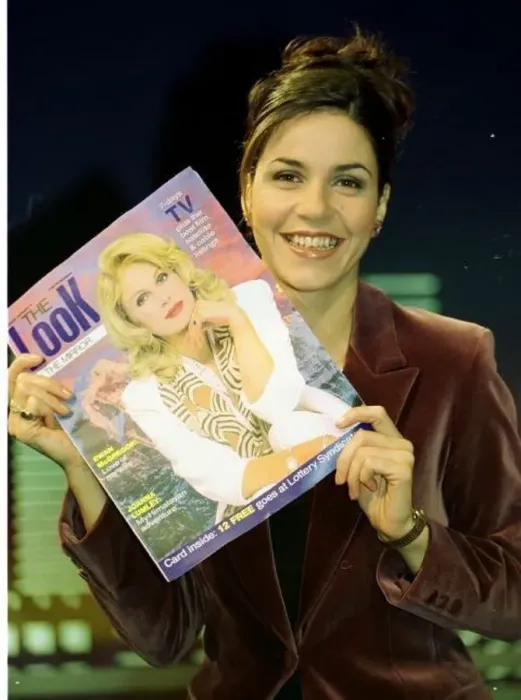 : Tv Presenter Julia Bradbury November 1997 With her copy of the Mirrors Look magazine : Tv Presenter Julia Bradbury November 1997 With her copy of the Mirrors Look magazine
