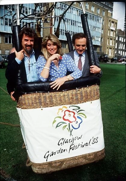 TV presenter Selina Scott with comedian Billy Connolly