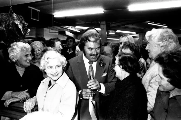 Framed Print : TV sports personality Dickie Davies was a guest of honour at Binns department store in Framed Print : TV sports personality Dickie Davies was a guest of honour at Binns department store in