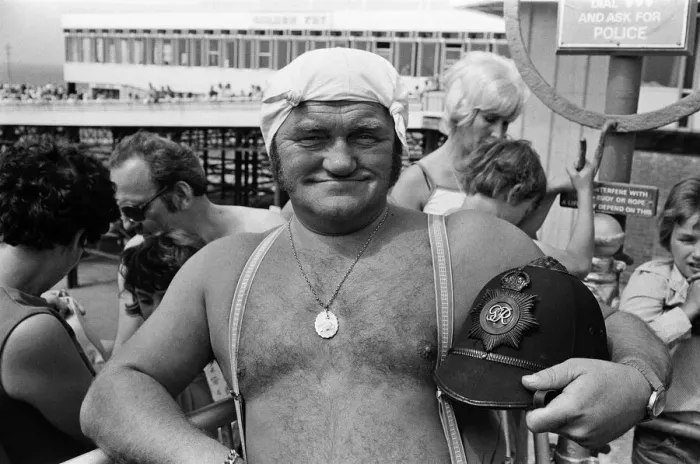 Framed Print : TV stars in Blackpool, Lancashire. Les Dawson. August 1977