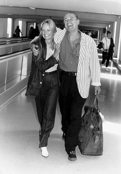 Twiggy actress with husband Leigh Lawson at London Airport A©Mirrorpix