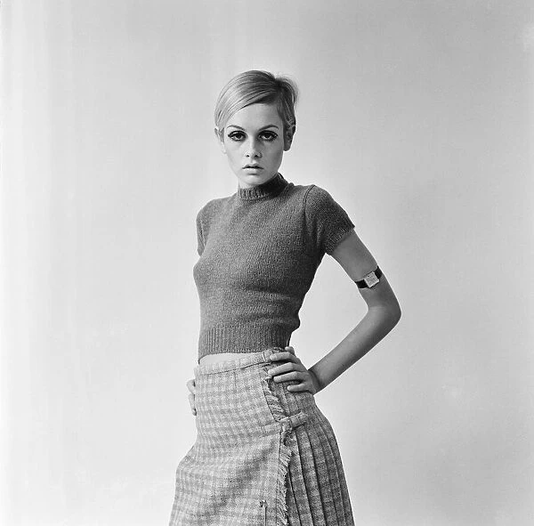 Twiggy - (born Leslie Hornby, and married name Leslie Lawson)