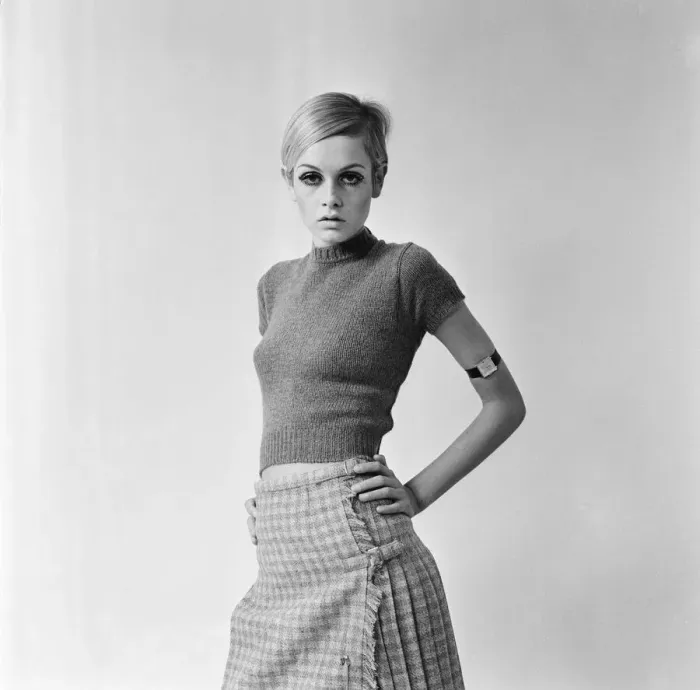 Framed Print : Twiggy - (born Leslie Hornby, and married name Leslie Lawson)