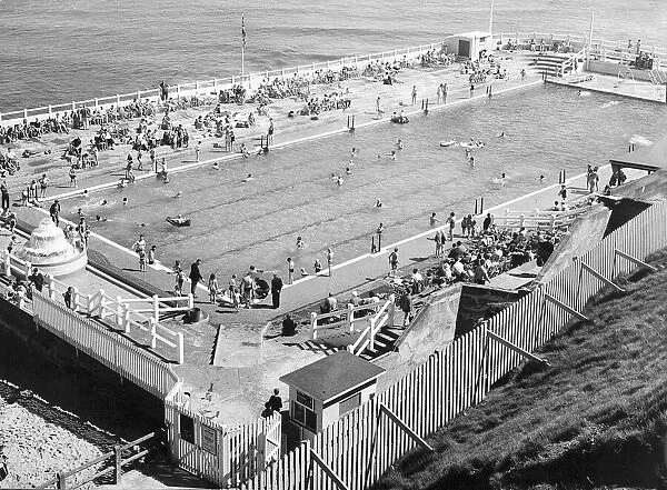 Tynemouth outdoor swimming pool in May 1966