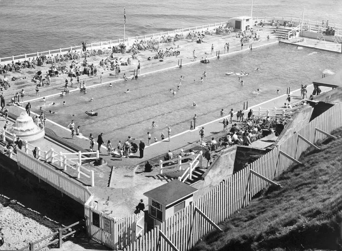 Framed Print : Tynemouth outdoor swimming pool in May 1966 Framed Print : Tynemouth outdoor swimming pool in May 1966