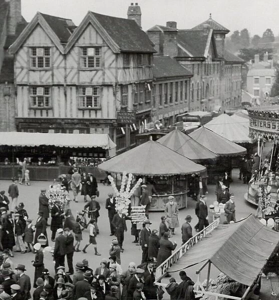 A typical scene taken in Stratford during 'Mop'day. 12  /  10  /  1933