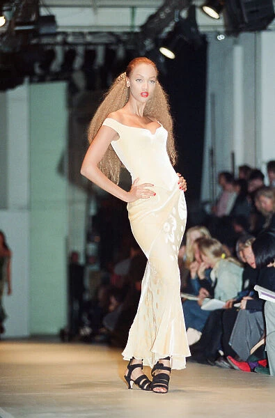 Tyra Banks, London Fashion Week 1992, 9th October 1992