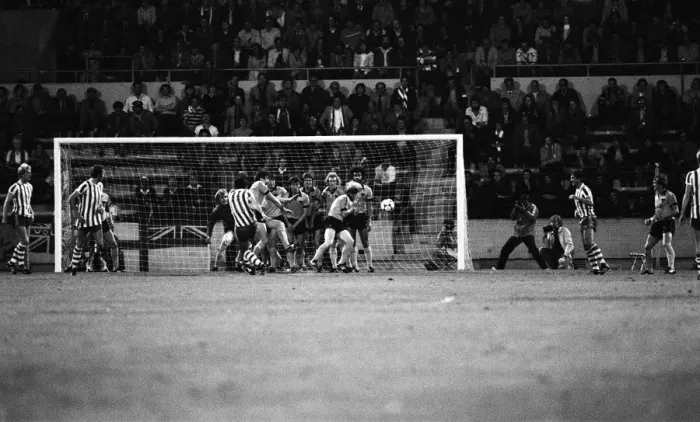 Framed Print : UEFA Cup 1st Round 1st Leg, PSV Eindhoven 3 - 1 Wolverhampton Wanderers Framed Print : UEFA Cup 1st Round 1st Leg, PSV Eindhoven 3 - 1 Wolverhampton Wanderers