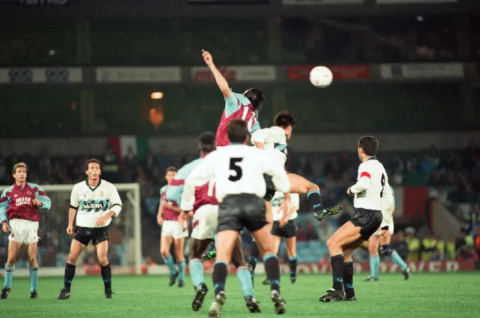 Framed Print : UEFA Cup 2nd round 1st leg match, Aston Villa 2 - 0 Inter Milan held at Villa Park Framed Print : UEFA Cup 2nd round 1st leg match, Aston Villa 2 - 0 Inter Milan held at Villa Park