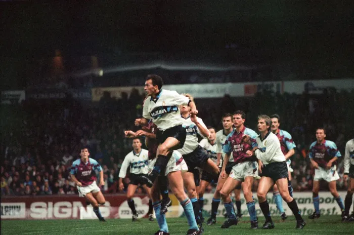 Framed Print : UEFA Cup 2nd round 1st leg match, Aston Villa 2 - 0 Inter Milan held at Villa Park Framed Print : UEFA Cup 2nd round 1st leg match, Aston Villa 2 - 0 Inter Milan held at Villa Park