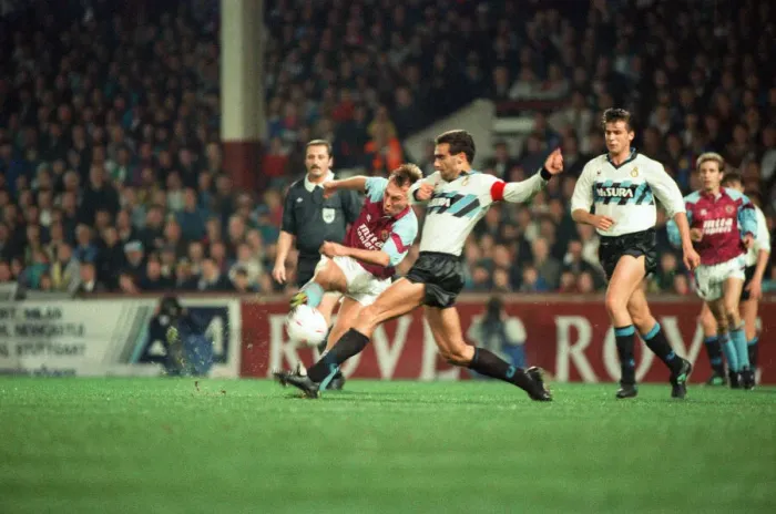 Framed Print : UEFA Cup 2nd round 1st leg match, Aston Villa 2 - 0 Inter Milan held at Villa Park Framed Print : UEFA Cup 2nd round 1st leg match, Aston Villa 2 - 0 Inter Milan held at Villa Park