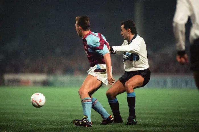 Framed Print : UEFA Cup 2nd round 1st leg match, Aston Villa 2 - 0 Inter Milan held at Villa Park Framed Print : UEFA Cup 2nd round 1st leg match, Aston Villa 2 - 0 Inter Milan held at Villa Park