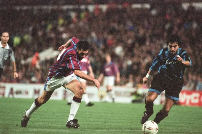 Framed Print : UEFA Cup match second leg, Aston Villa 1- 0 Inter Milan, held at Villa Park Framed Print : UEFA Cup match second leg, Aston Villa 1- 0 Inter Milan, held at Villa Park