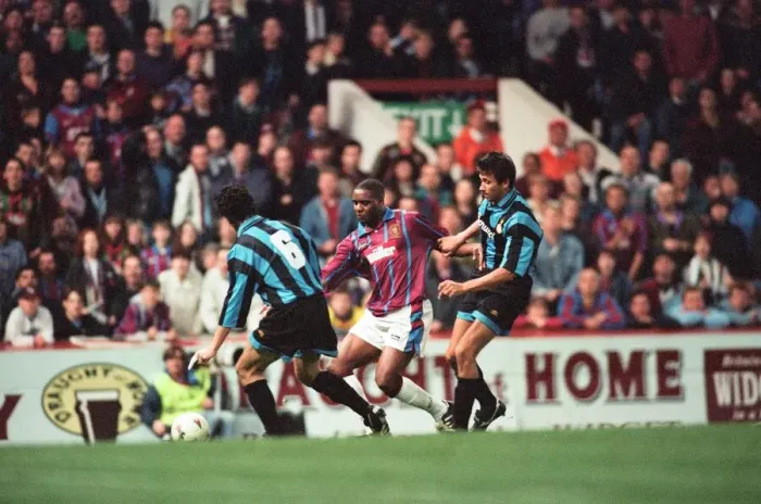 Framed Print : UEFA Cup match second leg, Aston Villa 1- 0 Inter Milan, held at Villa Park Framed Print : UEFA Cup match second leg, Aston Villa 1- 0 Inter Milan, held at Villa Park