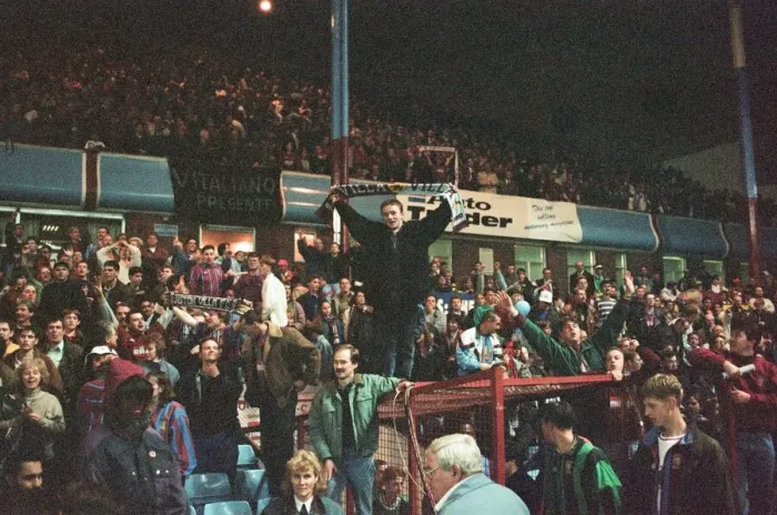 Framed Print : UEFA Cup match second leg, Aston Villa 1- 0 Inter Milan, held at Villa Park Framed Print : UEFA Cup match second leg, Aston Villa 1- 0 Inter Milan, held at Villa Park