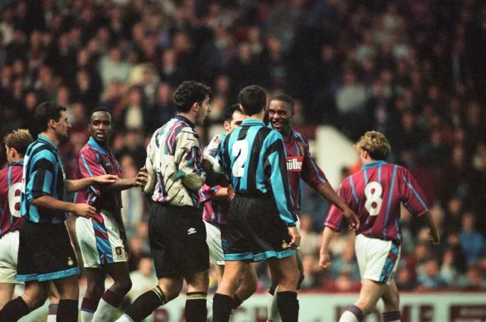 Framed Print : UEFA Cup match second leg, Aston Villa 1- 0 Inter Milan, held at Villa Park Framed Print : UEFA Cup match second leg, Aston Villa 1- 0 Inter Milan, held at Villa Park