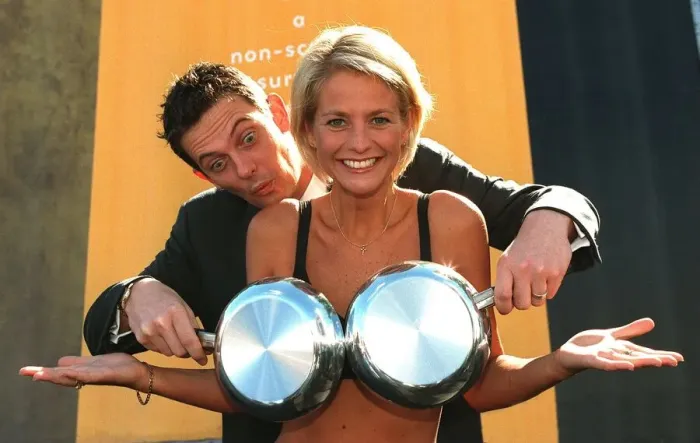 Framed Print : Ulrika Jonsson launches a new Berlei Bra ad campaign 1997 with the help of