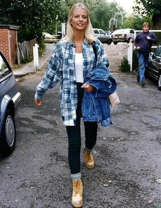Framed Print : Ulrika Jonsson TV Presenter leaving the Big Breakfast Studio Framed Print : Ulrika Jonsson TV Presenter leaving the Big Breakfast Studio